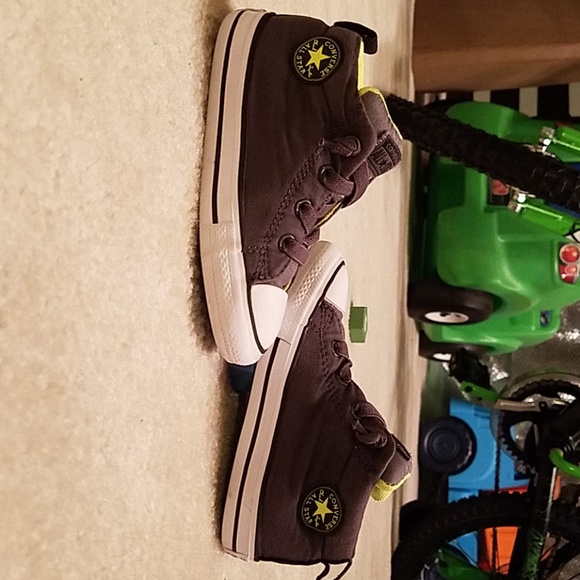 Shoes - Picture 1 of 4